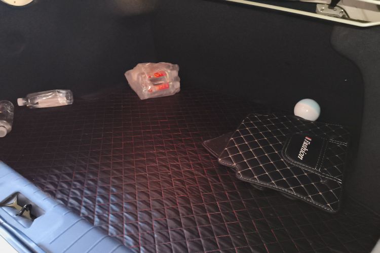 日产 轩逸 2022款 1.6L XL CVT悦享版机舱底盘23