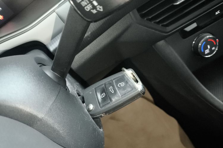 大众 宝来 2023款 200TSI DSG畅行版中控内饰7001