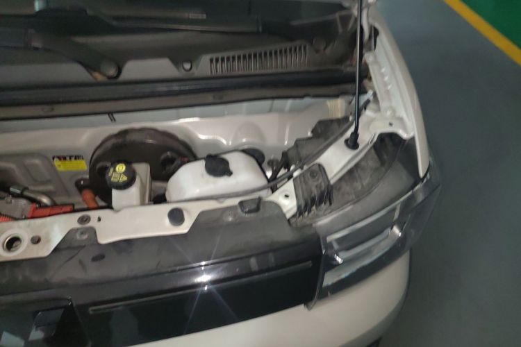 五菱汽车 宏光MINIEV 2022款 GAMEBOY 200km 玩咖款 磷酸铁锂局部细节9007