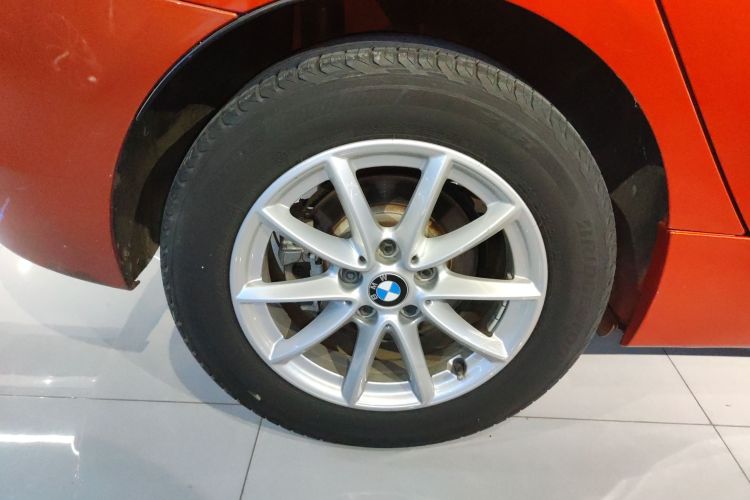 宝马2系旅行车 2016款 218i 时尚型车身外观6008