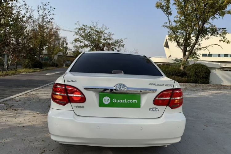 丰田 花冠 2013款 1.6L 自动卓越版车身外观6