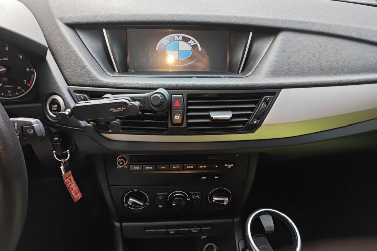 宝马X1 2014款 sDrive18i 时尚型局部细节16