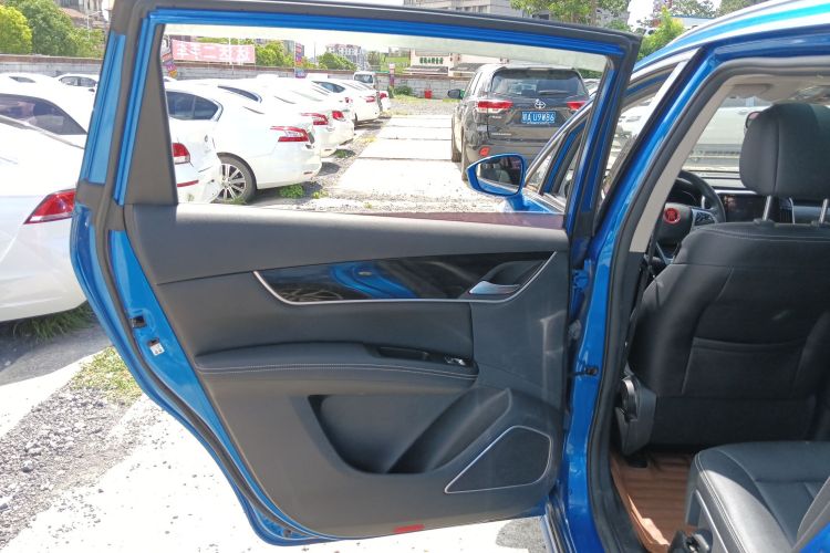 比亚迪 宋MAX 2017款 1.5T 自动智联精英型 7座中控内饰49