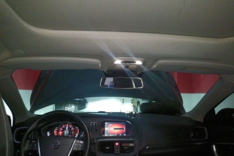 沃尔沃V40 2017款 T3 智逸版中控内饰22