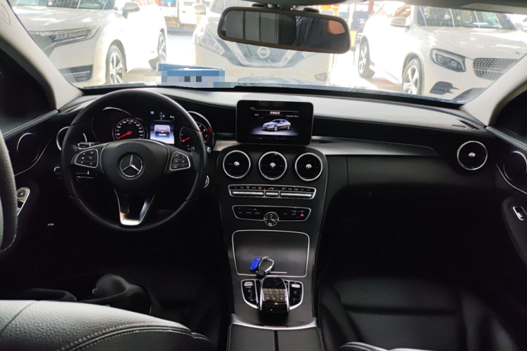 奔驰C级 2017款 改款 C 200 L 运动版中控内饰12