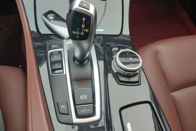 宝马5系 2014款 520Li 典雅型中控内饰18