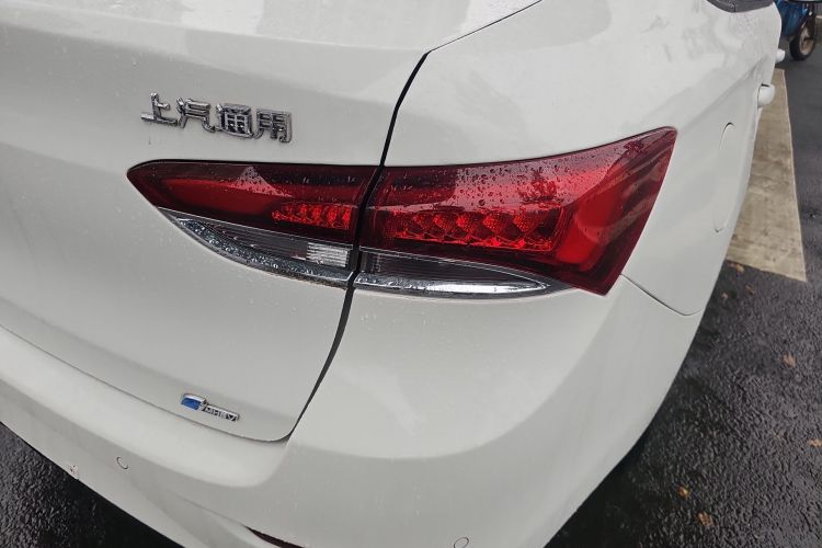 别克 英朗 2021款 改款 1.3T 自动轻混动精英型车身外观9