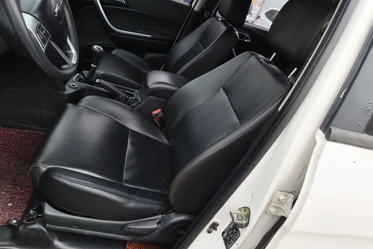 江铃 域虎7 2017款 2.4T经典版柴油两驱豪华型JX4D24A5L局部细节19