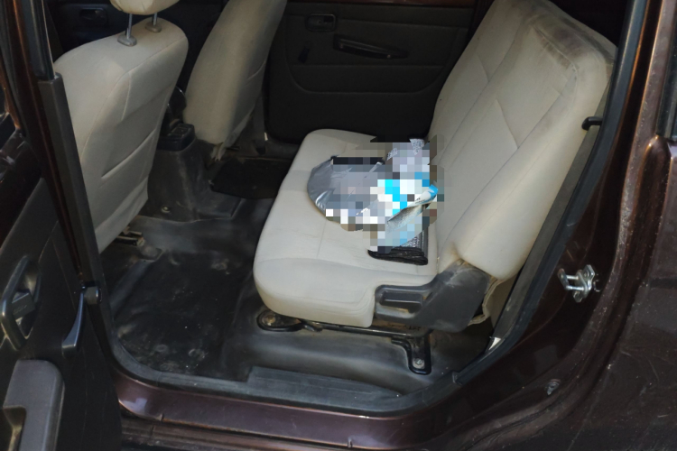 五菱汽车 五菱宏光 2015款 1.5L S 基本型国V中控内饰21