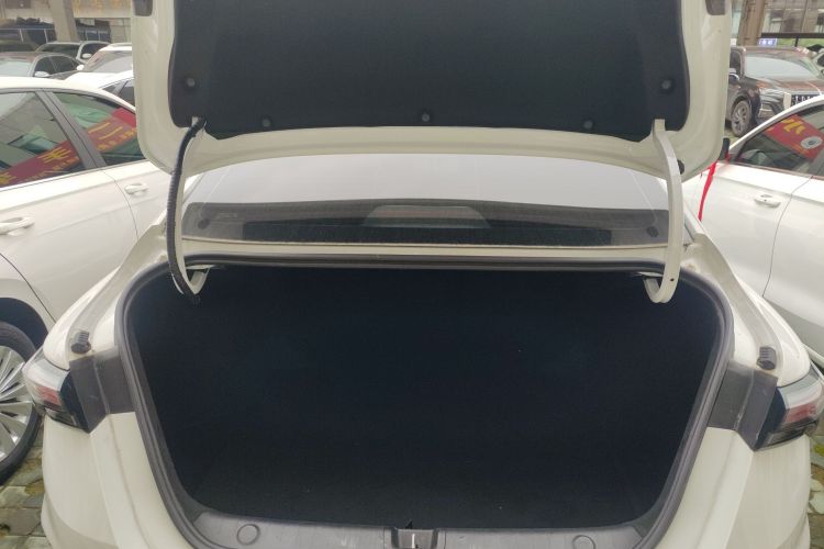 吉利汽车 2022款 缤瑞COOL 1.5T DCT电掣版机舱底盘23