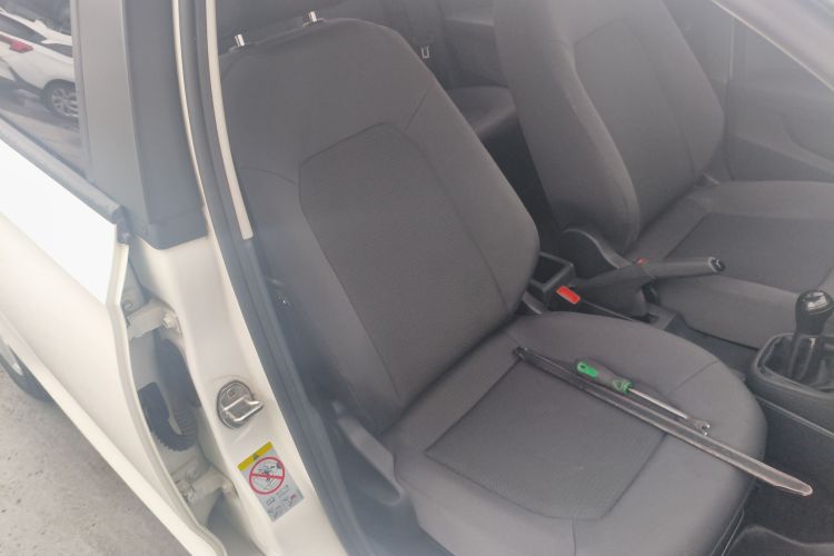 大众 桑塔纳 2015款 1.4L 手动风尚版局部细节41