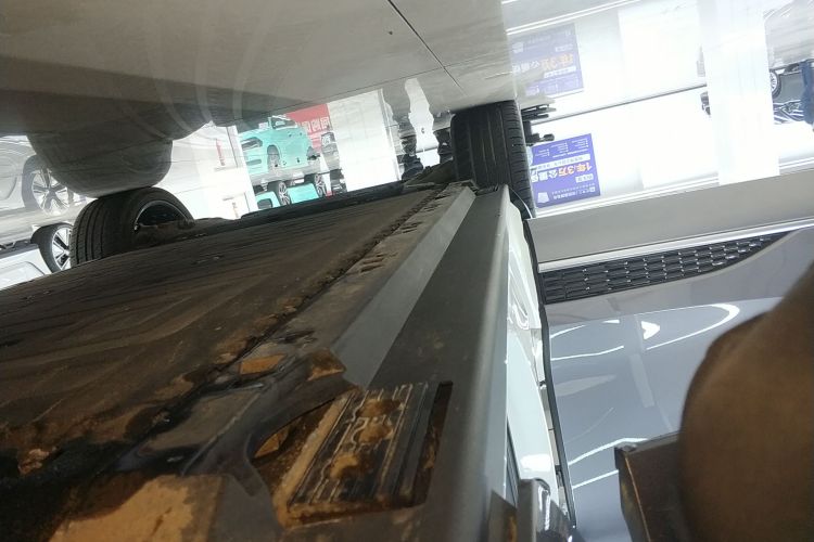 红旗E-HS9 2022款 660km 旗领版 四座局部细节9001