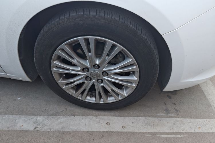 别克 英朗 2015款 15N 自动豪华型车身外观10