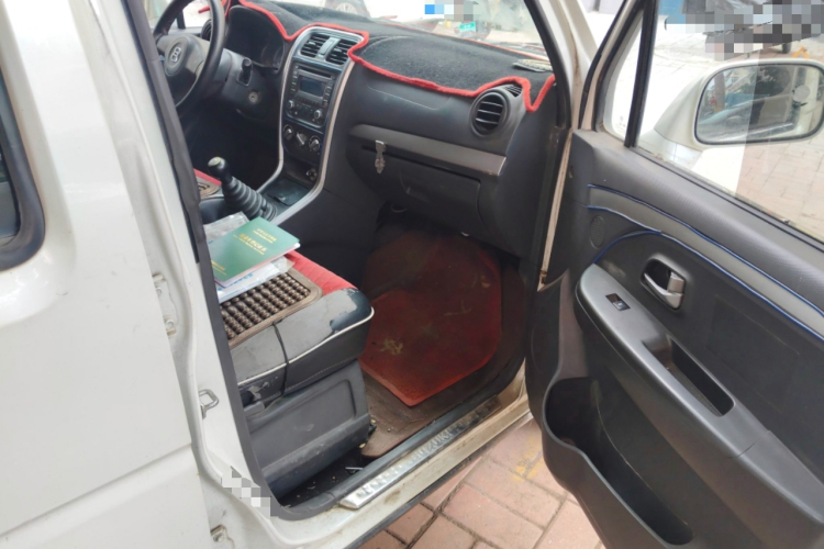 铃木 北斗星X5 2015款 1.0L 精英型局部细节9005