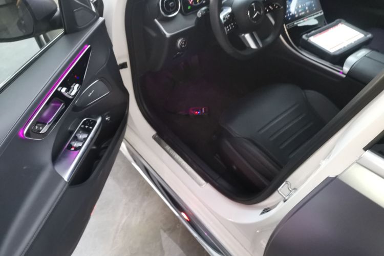 奔驰C级 2022款 改款 C 200 L 运动版中控内饰7003