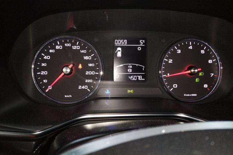 荣威RX8 2019款 30T 两驱超群旗舰版中控内饰14