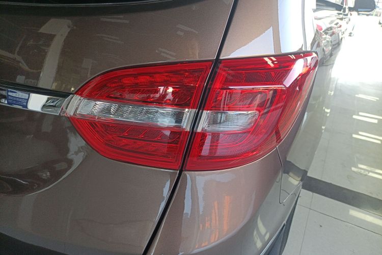 别克GL8 2018款 28T 豪华型 国VI车身外观9