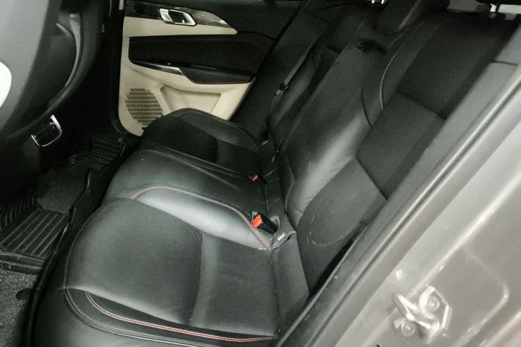 领克02 2019款 1.5T DCT两驱耀Pro版 国VI中控内饰21