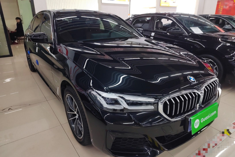 宝马5系 2022款 改款二 525Li M运动套装车身外观3