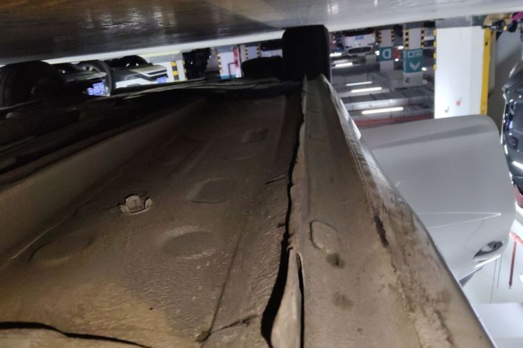 标致308 2016款 1.6L 手动时尚版局部细节9001