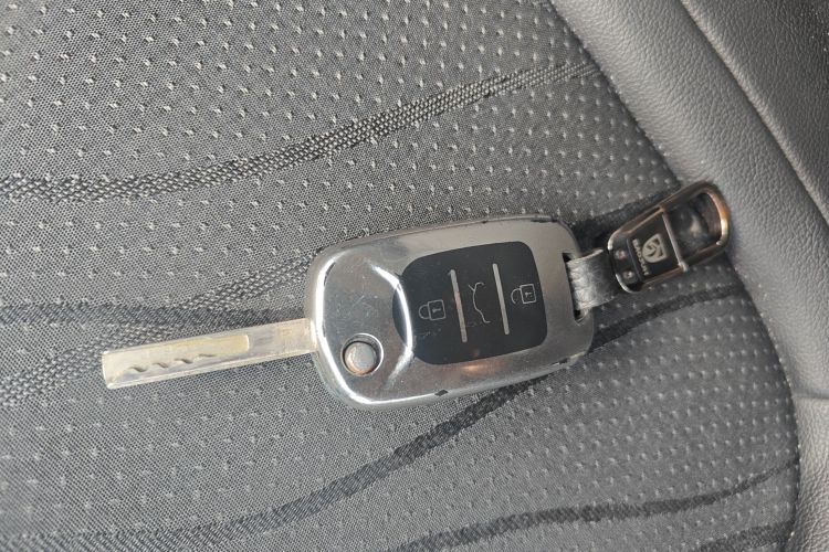 宝骏510 2017款 1.5L 手动时尚型中控内饰11