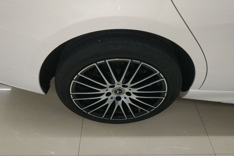 奔驰C级 2023款 C 260 L 运动版车身外观6008