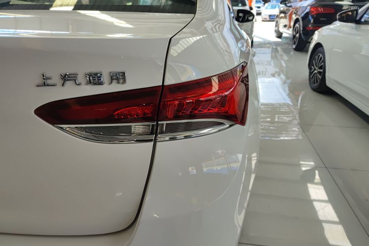 别克 英朗 2021款 1.3T 自动轻混动进取型车身外观9