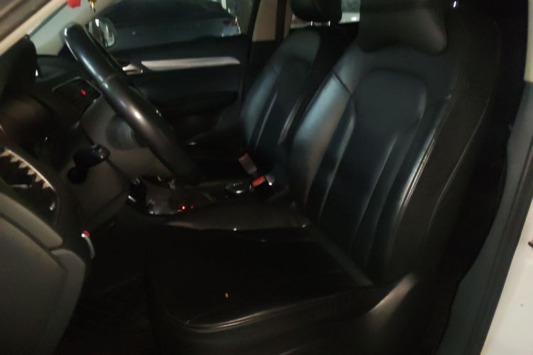 奥迪Q3 2015款 35 TFSI 舒适型中控内饰19