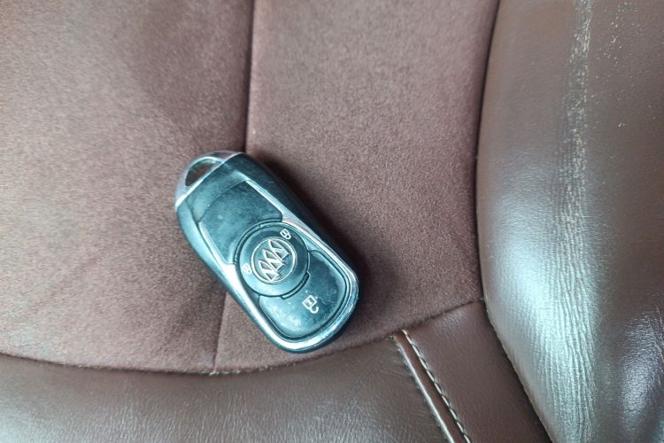 别克 昂科威 2016款 20T 两驱精英型中控内饰11