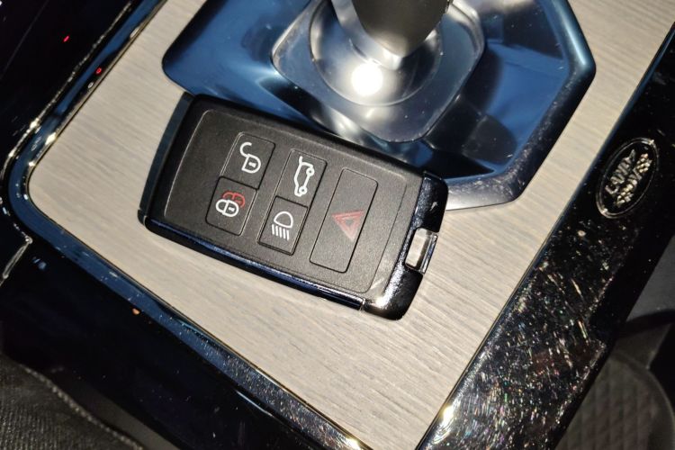 路虎 揽胜极光 2023款 极光L 249PS 豪华版中控内饰11