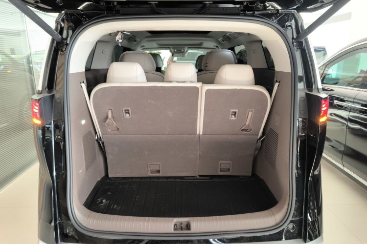 腾势D9 2022款 DM-i 970 四驱旗舰型机舱底盘23