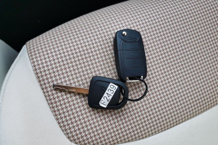 五菱汽车 宏光MINIEV 2024款 第三代 215km 青春版中控内饰11