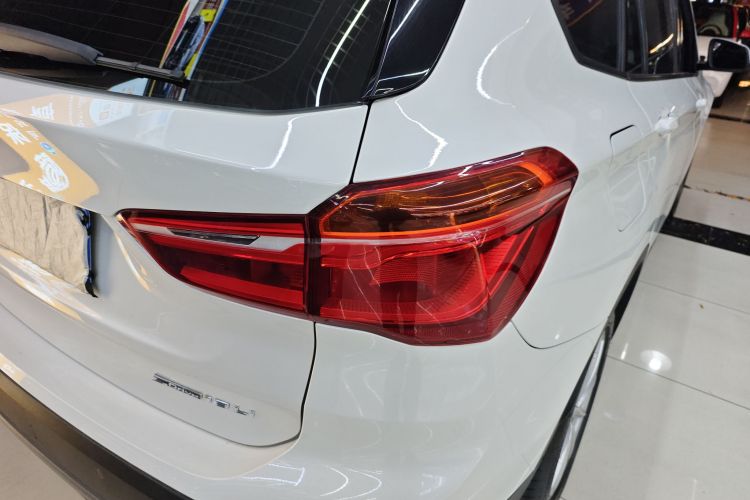 宝马X1 2019款 sDrive18Li 时尚型车身外观9