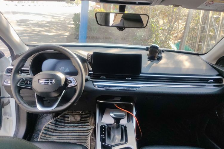 吉利汽车 帝豪 2022款 第4代 1.5L CVT尊贵型中控内饰12