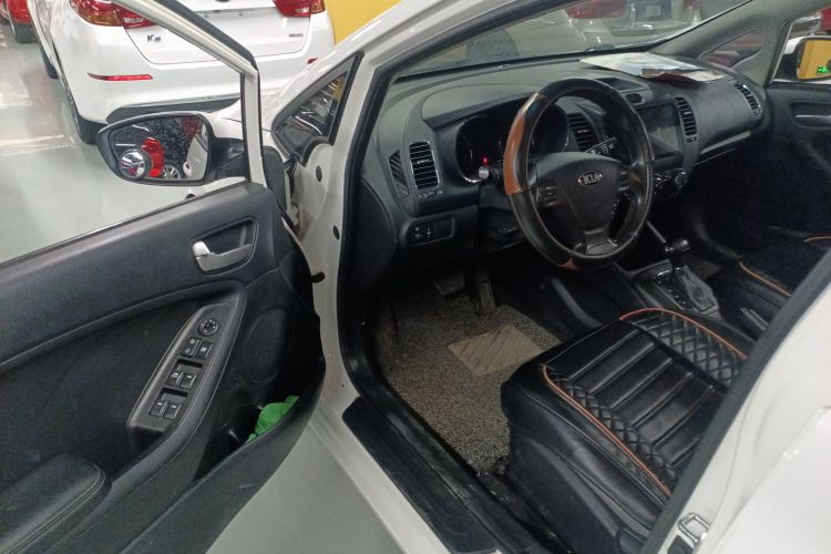 起亚K3 2015款 1.6L 自动GL中控内饰7003