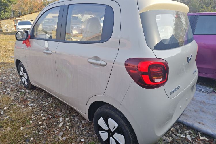 五菱汽车 宏光MINIEV 2025款 四门版 进阶款车身外观4