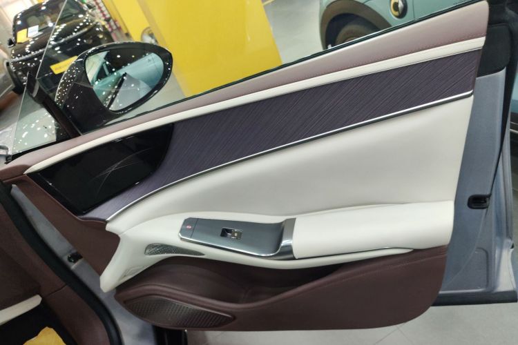 腾势Z9GT 2024款 1100四驱Ultra版中控内饰42