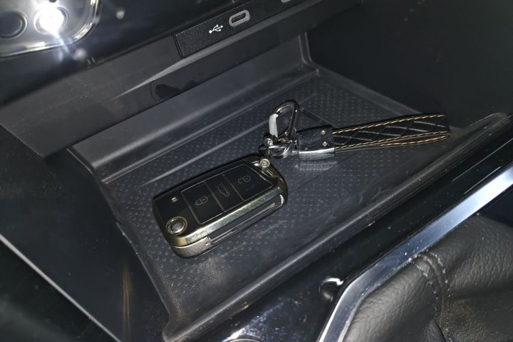 大众 探岳 2024款 300TSI 两驱豪华Plus进阶版中控内饰11