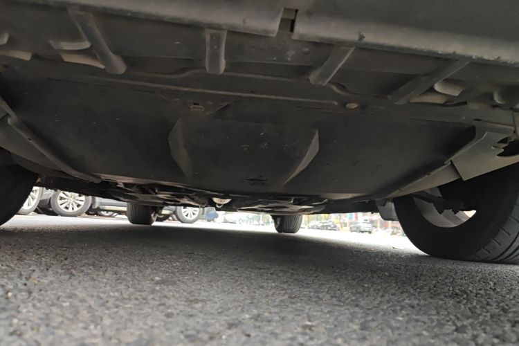 雪铁龙C5 2014款 1.6T 自动尊贵型局部细节9008