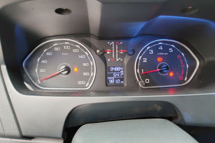 猎豹汽车 猎豹Q6 2015款 2.4L 手动两驱精英型中控内饰14