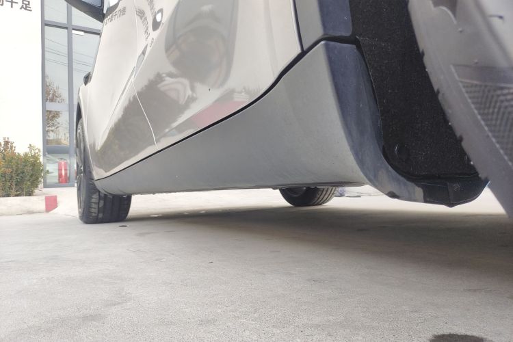 特斯拉 Model Y 2023款 长续航全轮驱动版局部细节9002