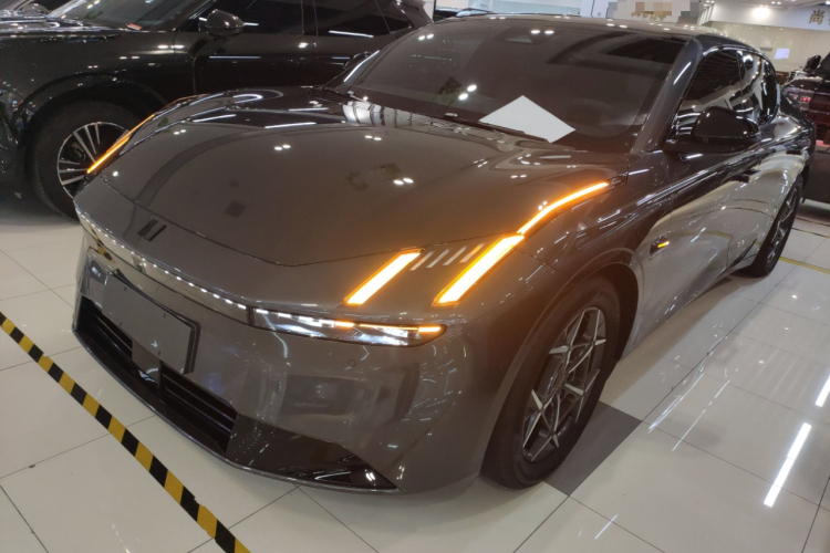 领克Z10 2024款 95kWh 766km后驱Max车身外观1