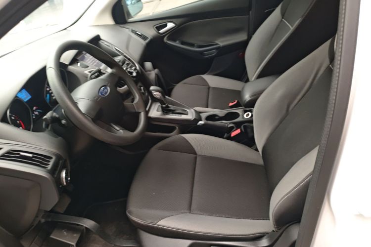 福特 福克斯 2012款 两厢 1.6L 自动舒适型中控内饰19