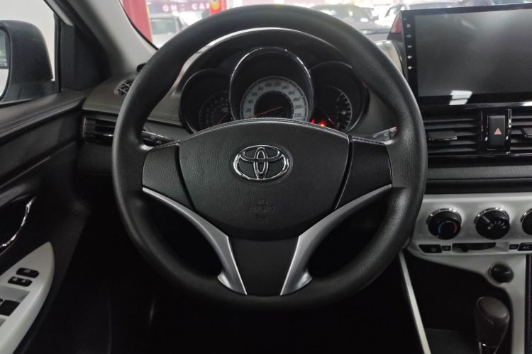 丰田 YARiS L 致炫 2015款 1.5G 自动炫动天窗特别版中控内饰13