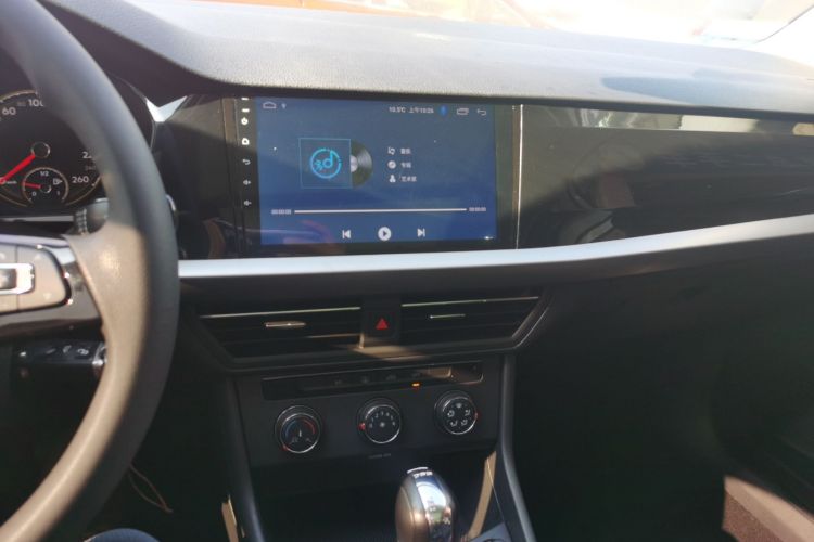 大众 朗逸 2018款 两厢 200TSI DSG舒适版 国V中控内饰16