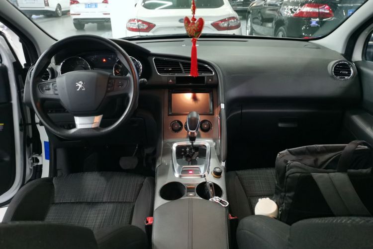 标致3008 2016款 2.0L 自动经典版中控内饰7002