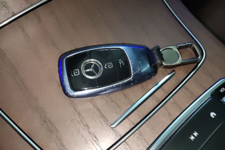 奔驰E级 2023款 E 300 L 豪华型中控内饰7001