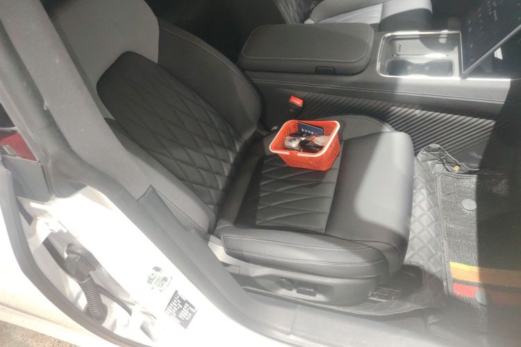 哪吒汽车 哪吒S猎装 2024款 增程300 标准版局部细节41