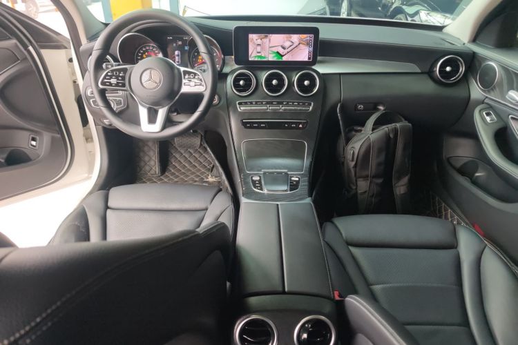 奔驰C级 2019款 C 180 L 时尚型运动版中控内饰7002