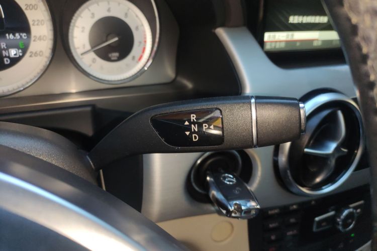 奔驰GLK级 2015款 GLK 260 4MATIC 动感型 极致版中控内饰18